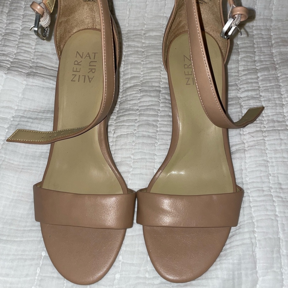 Naturalizer nude wedges
